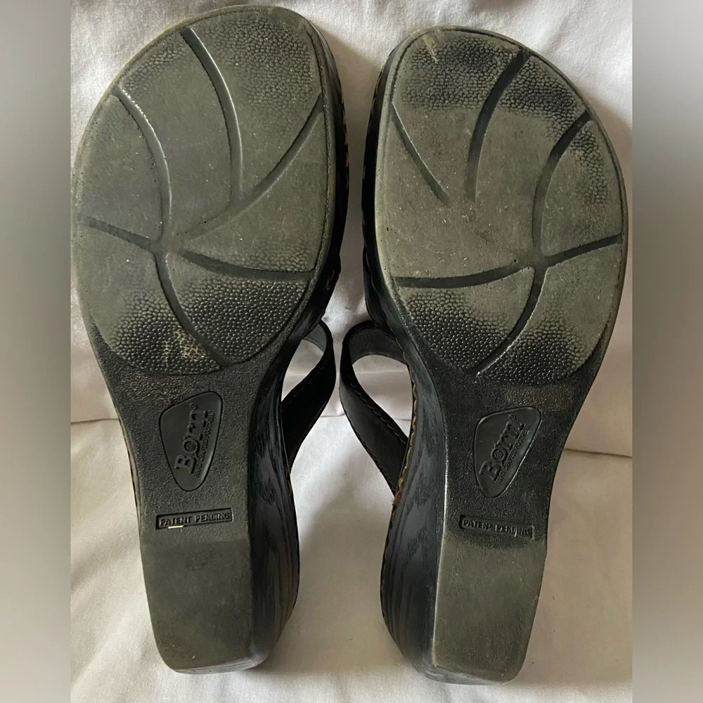 BORN Women Size 9 M/W Black Leather Hand Crafted Footwear Slip-On Sandals